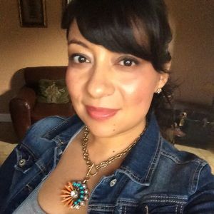 Meet your Posher, Yvette